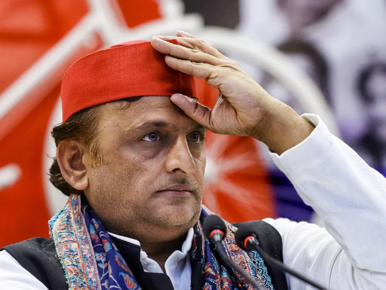UP राज्यसभा चुनाव में अखिलेश का 'सरप्राइज'! तीसरा उम्मीदवार उतार सकती है सपा